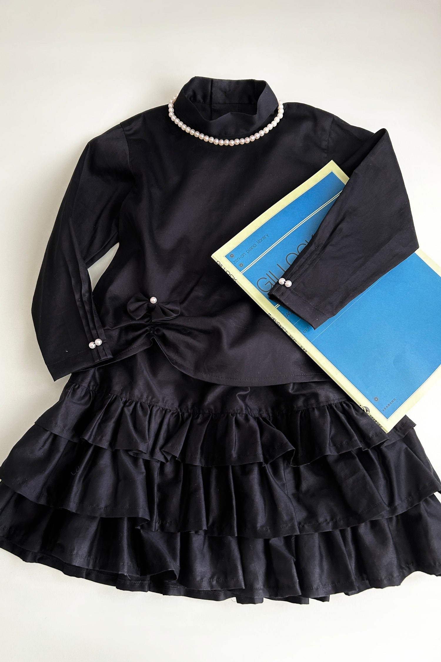 ブラックドレス BLACK DRESS